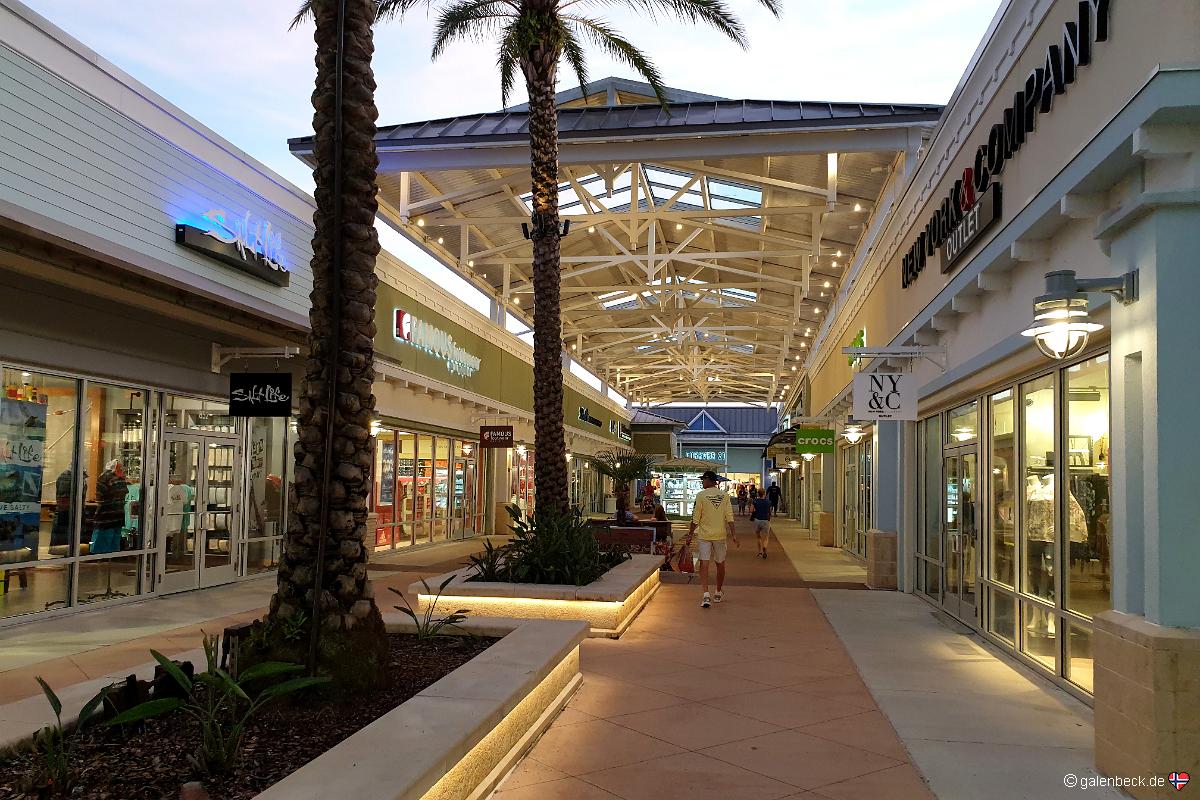 Tampa Premium Outlets