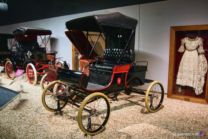 1902 Oldsmobile "R" Runabout