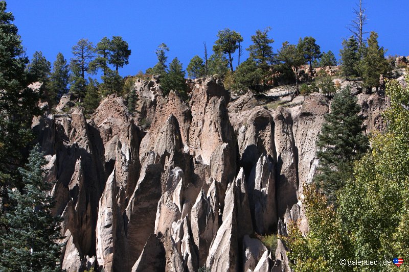 La Cueva Tent Rocks