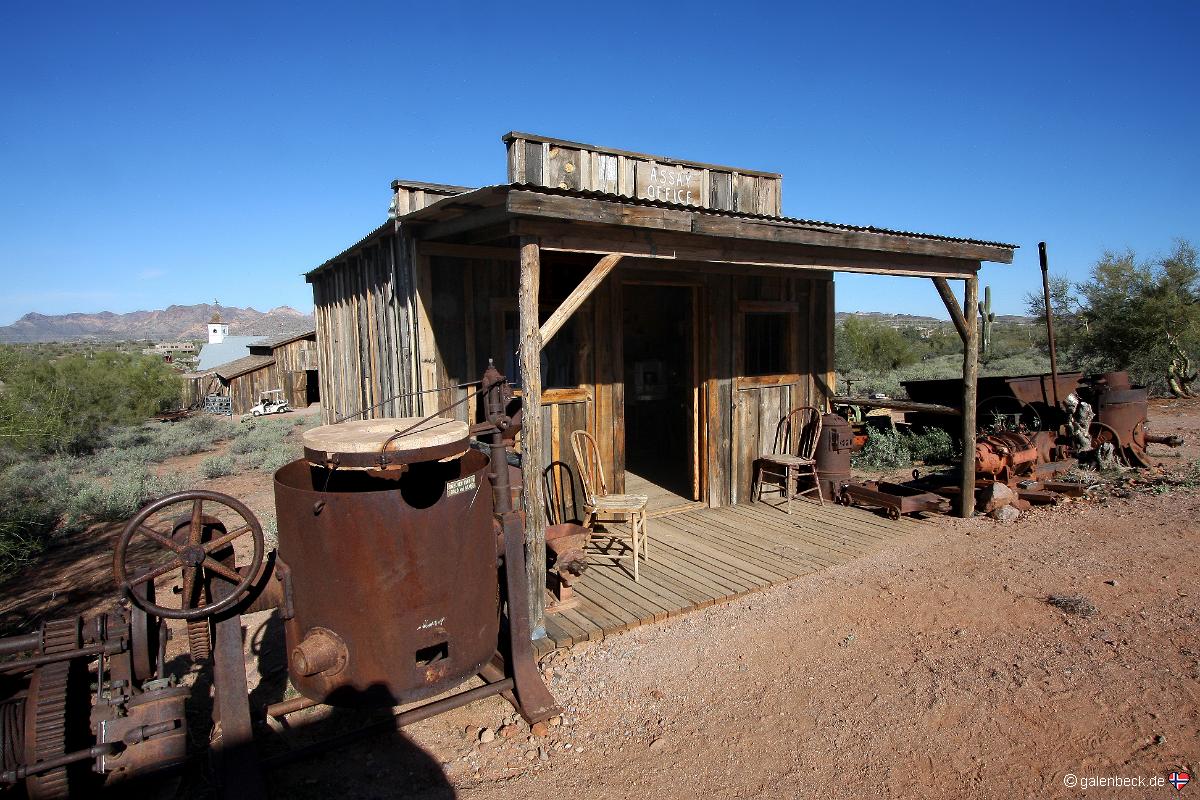 Superstition Mountain Museum