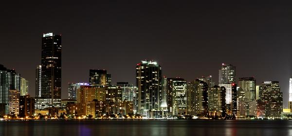 Miami Skyline vom Rickenbacker Causeway
