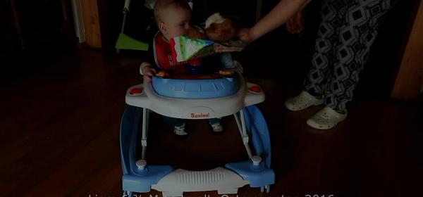 27.03.2016 - Wir haben heute Ostersonntag und Liam ist 6 ¾ Monate alt. Seit einer Woche braust er stolz mit seinem Gefährt durch die Gegend.