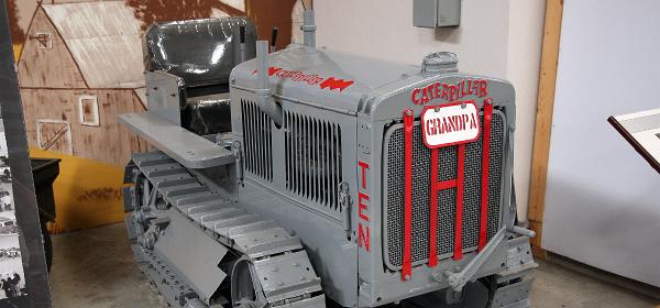 Caterpillar Model 10