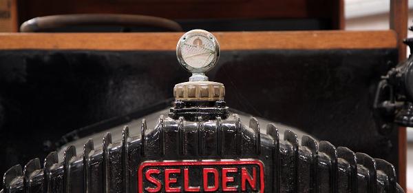 1920 Selden Model 2,5-A11 2,5 Ton Flatbed