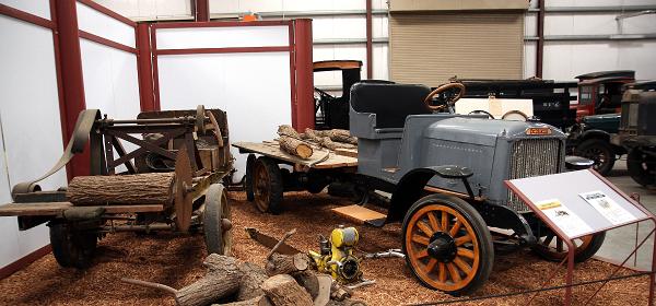1925 De Martini Model OV 2 Ton Flatbed