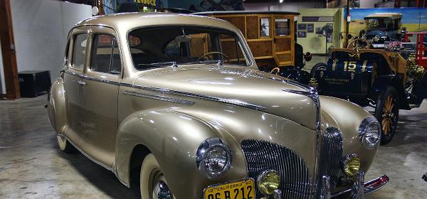 1940 Lincoln Zephyr