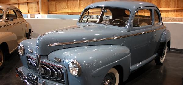 1942 Ford Deluxe 2-Door Club Coupe