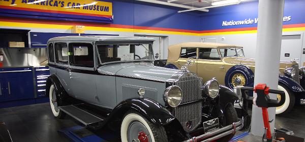 1930 Packard Stgandard Eight