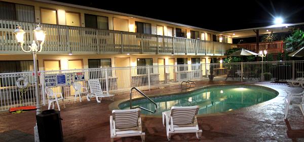 Motels / Hotels