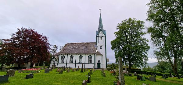 Skatval Kirke