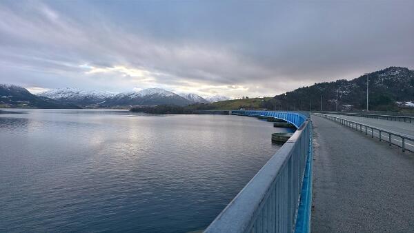 fishing from the Bergsøysundbru