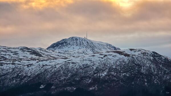 fishing from the Bergsøysundbru
