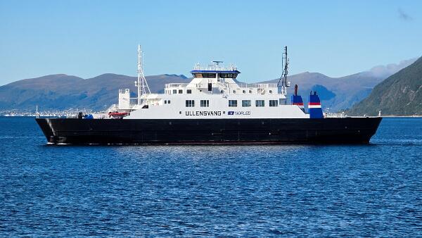 Ferry Festøya-Solavågen