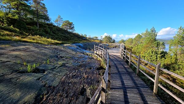 Ausevika rock carvings