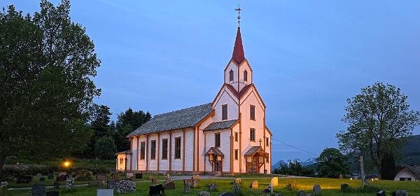 Vestnes Kirke Night