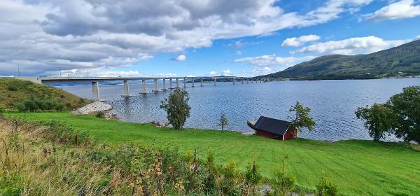 Tresfjordbrua