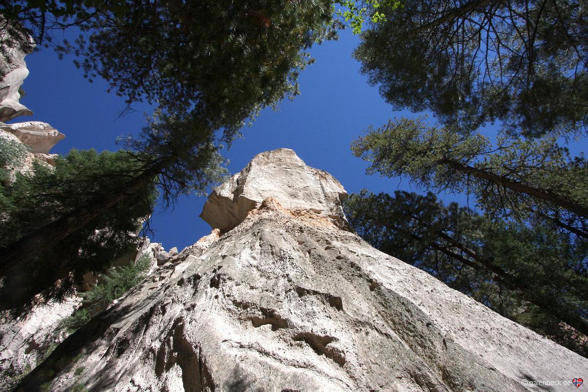 La Cueva Tent Rocks