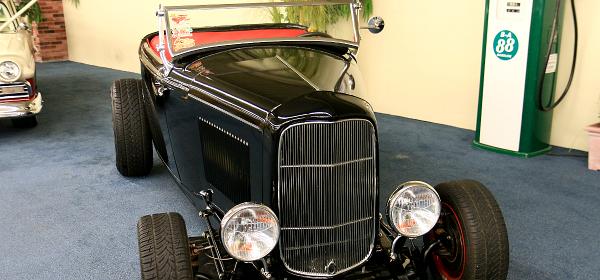 1032 Ford V-8 Roadster