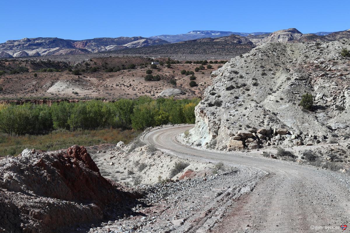 Notom Road Scenic Backway, Burr Trail