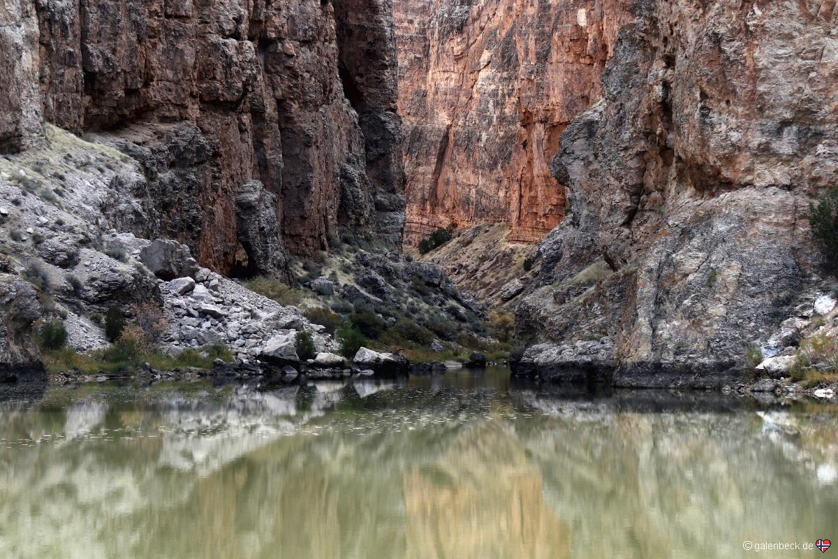 Cross Mountain Canyon