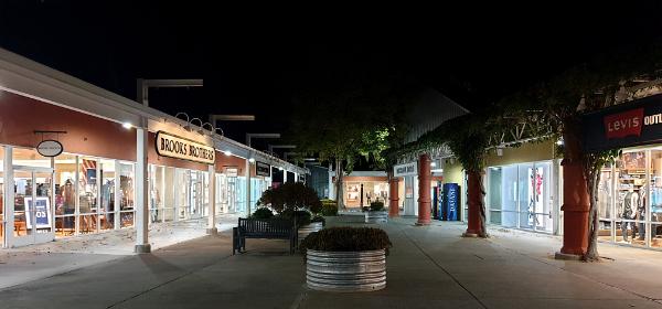Petaluma Village Premium Outlets