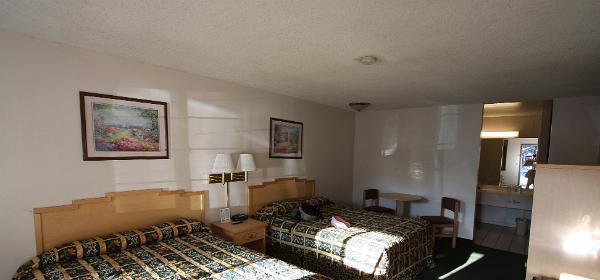 Super 8 Visalia