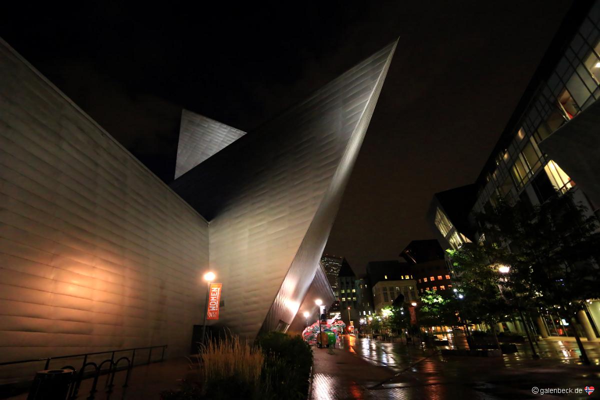 Denver Art Museum am Abend